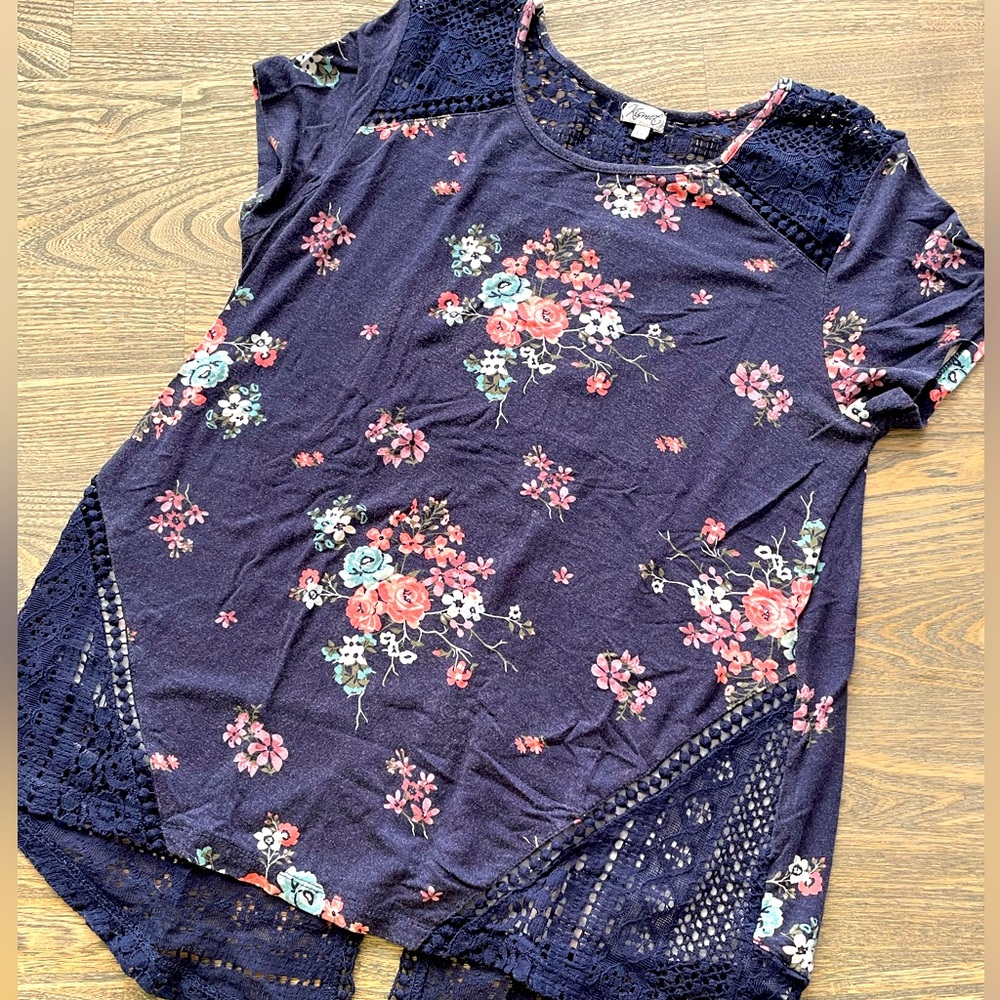 Women’s Kismet Blouse Size L Floral Slit-back Lace